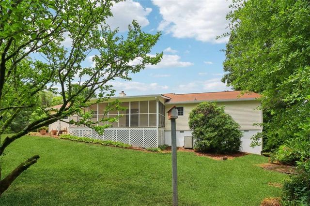 2810 Quillians Court, Gainesville, GA 30506