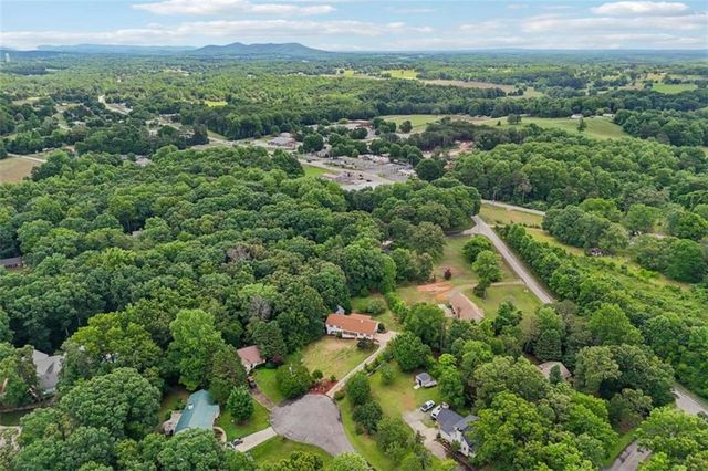 2810 Quillians Court, Gainesville, GA 30506