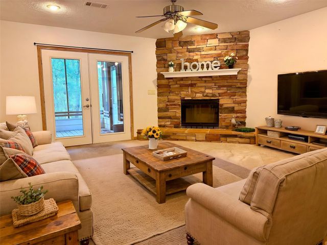 123 Sea Gull Drive, Livingston, TX 77351