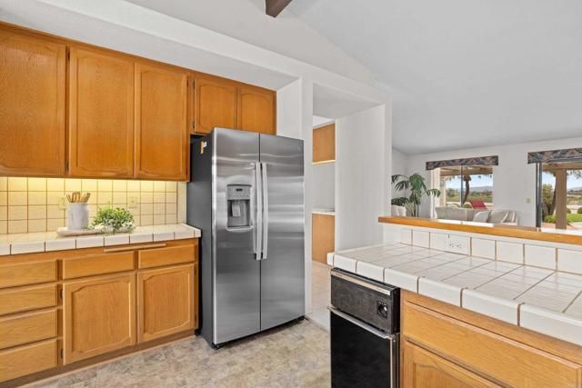 1560 Mandeville Place, Escondido, CA 92029