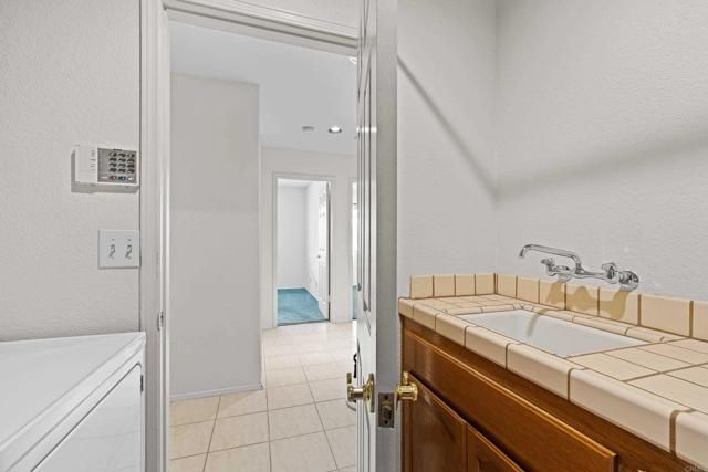 1560 Mandeville Place, Escondido, CA 92029