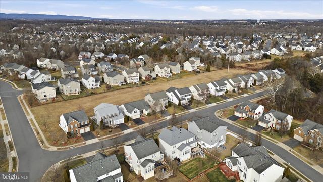 8832 YELLOWTHROAT CT, Gainesville, VA 20155