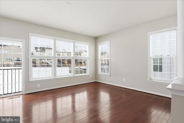 8832 YELLOWTHROAT CT, Gainesville, VA 20155