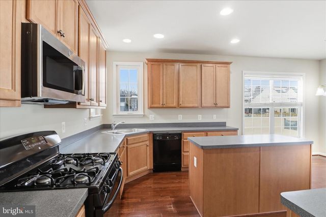 8832 YELLOWTHROAT CT, Gainesville, VA 20155