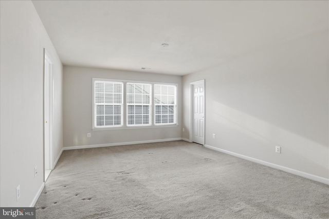 8832 YELLOWTHROAT CT, Gainesville, VA 20155