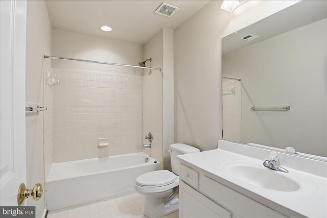 8832 YELLOWTHROAT CT, Gainesville, VA 20155