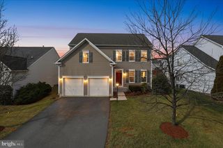 8832 YELLOWTHROAT CT, Gainesville, VA 20155