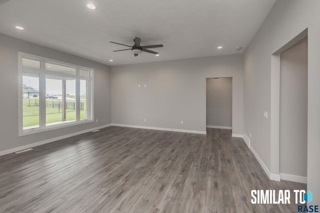 1821 S Daylight Dr, Sioux Falls, SD 57110