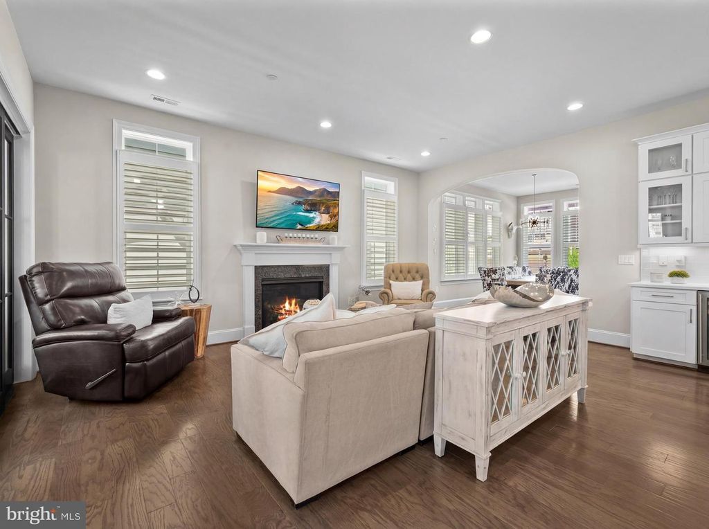 Image 11 of property listing at 311 STRUMMER LN, Gaithersburg, MD 20878
