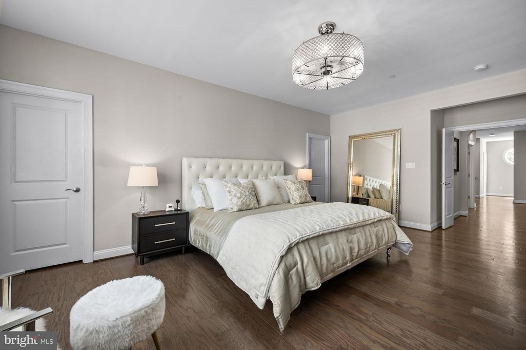 Image 20 of property listing at 311 STRUMMER LN, Gaithersburg, MD 20878