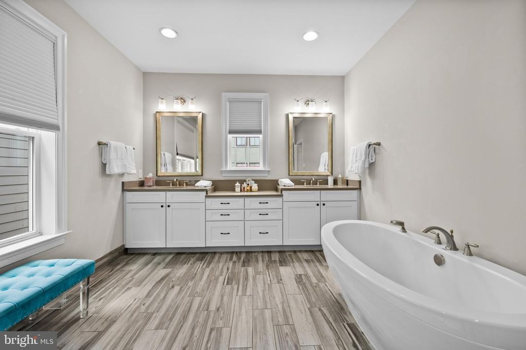 Image 24 of property listing at 311 STRUMMER LN, Gaithersburg, MD 20878