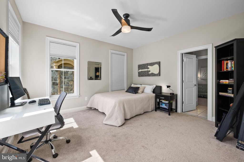 Image 31 of property listing at 311 STRUMMER LN, Gaithersburg, MD 20878