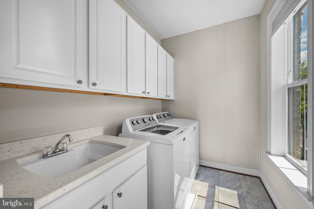 Image 33 of property listing at 311 STRUMMER LN, Gaithersburg, MD 20878