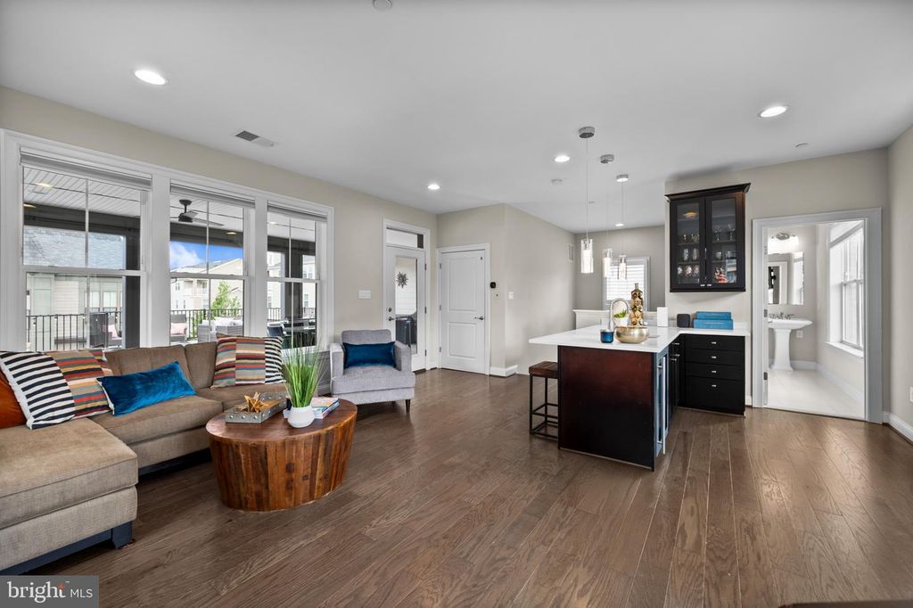 Image 35 of property listing at 311 STRUMMER LN, Gaithersburg, MD 20878