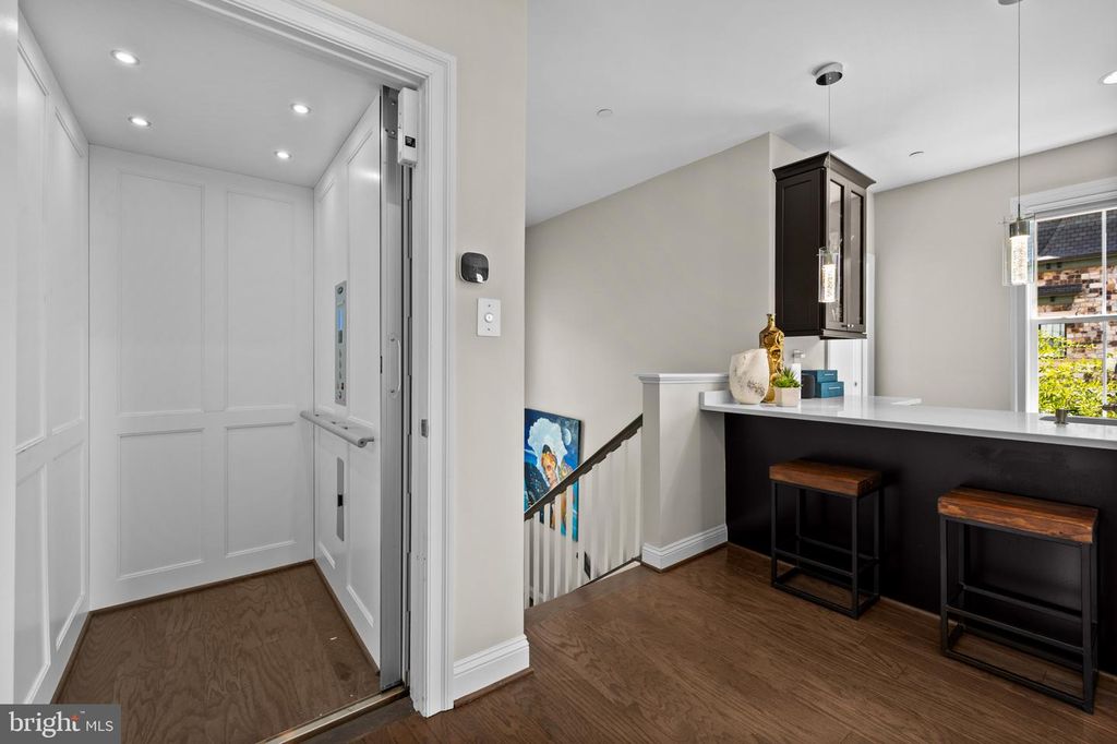 Image 38 of property listing at 311 STRUMMER LN, Gaithersburg, MD 20878