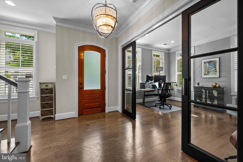 Image 4 of property listing at 311 STRUMMER LN, Gaithersburg, MD 20878