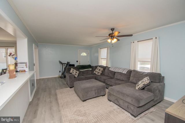 203 DELAWARE AVE, Delmar, DE 19940