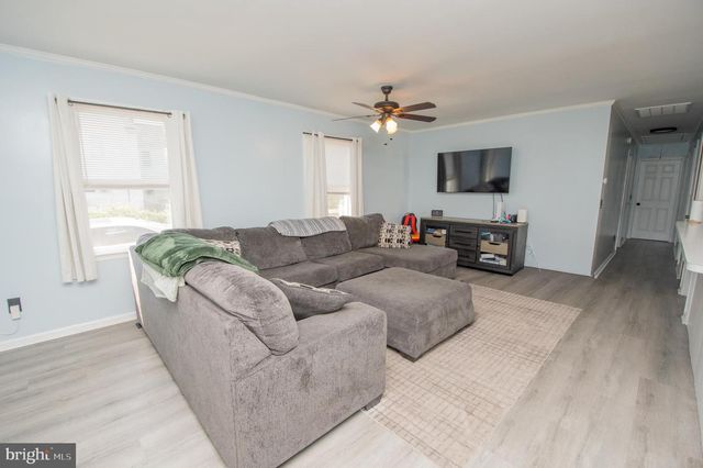 203 DELAWARE AVE, Delmar, DE 19940