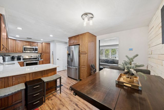 447 Saratoga Dr, Pleasant Hills, PA 15236