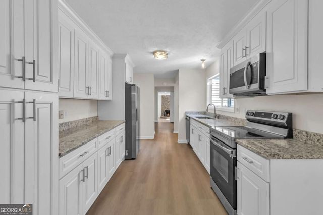 661 Bantry Lane, Stone Mountain, GA 30083