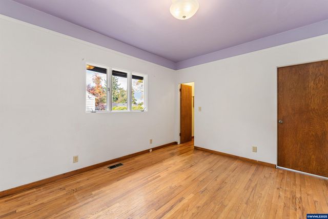 2755 D St NE, Salem, OR 97301