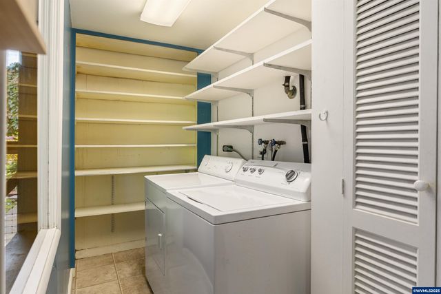 2755 D St NE, Salem, OR 97301