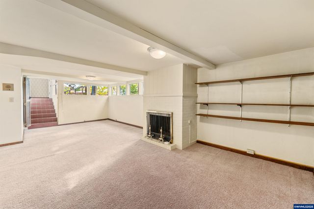 2755 D St NE, Salem, OR 97301