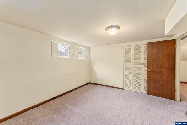 2755 D St NE, Salem, OR 97301