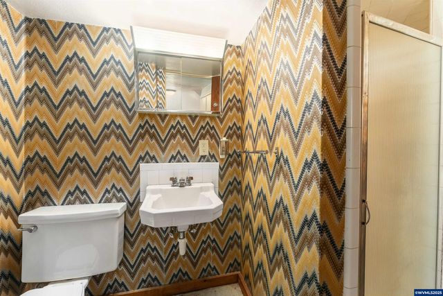 2755 D St NE, Salem, OR 97301