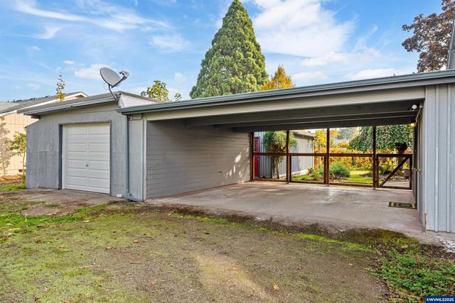 2755 D St NE, Salem, OR 97301