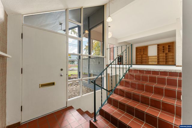 2755 D St NE, Salem, OR 97301