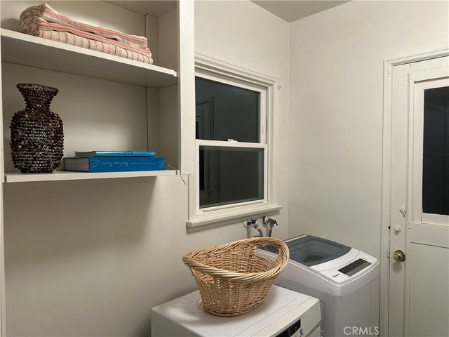 464 W Columbia Avenue, Pomona, CA 91768