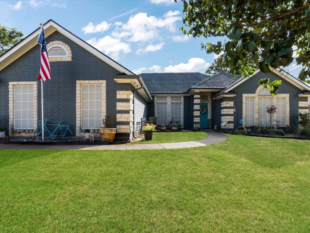 102 Oakwood Place, Joshua, TX 76058 — photo 2