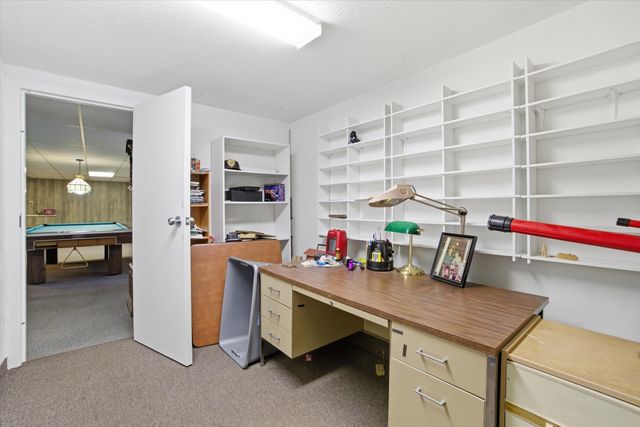 4 Timothy Lane, Hudson, NH 03051
