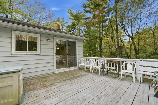4 Timothy Lane, Hudson, NH 03051