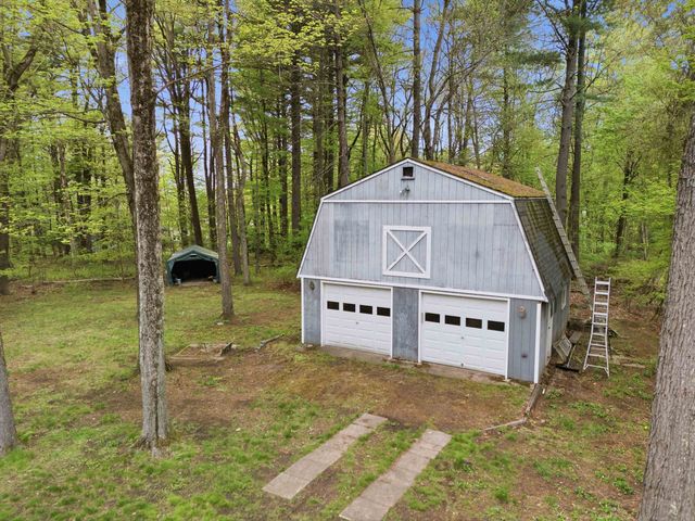 4 Timothy Lane, Hudson, NH 03051