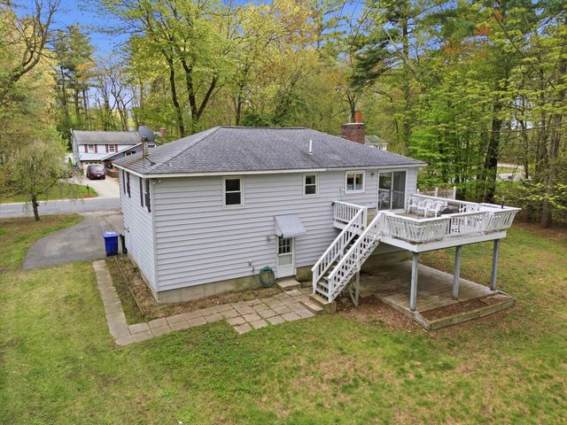 4 Timothy Lane, Hudson, NH 03051