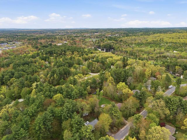 4 Timothy Lane, Hudson, NH 03051