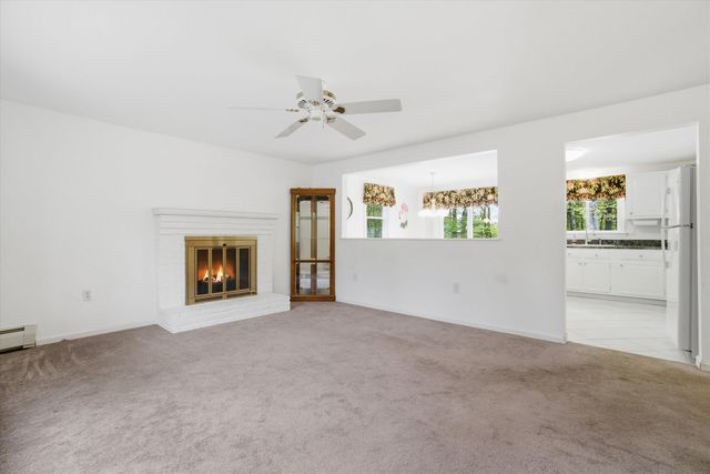 4 Timothy Lane, Hudson, NH 03051