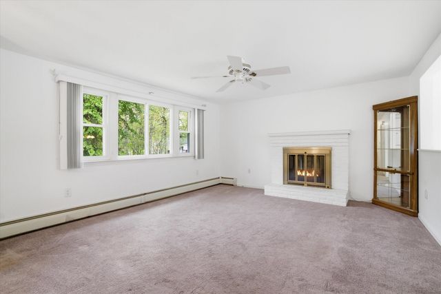 4 Timothy Lane, Hudson, NH 03051