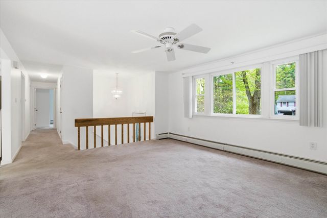 4 Timothy Lane, Hudson, NH 03051