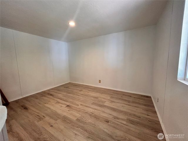 850 Crescent Street, Raymond, WA 98577