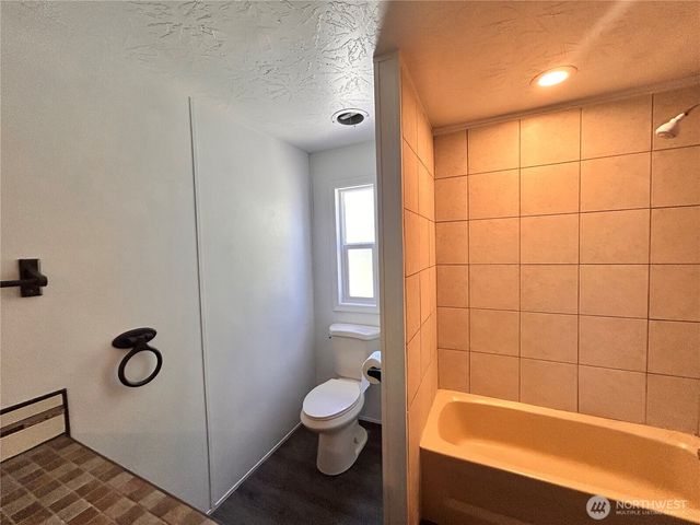 850 Crescent Street, Raymond, WA 98577