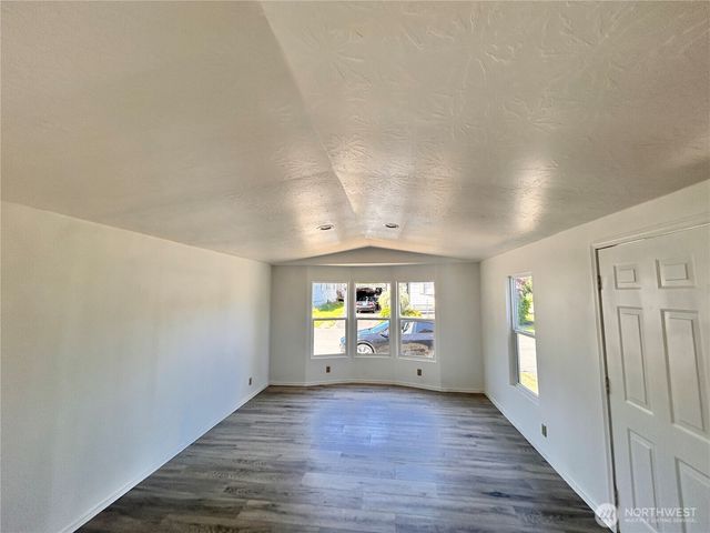 850 Crescent Street, Raymond, WA 98577