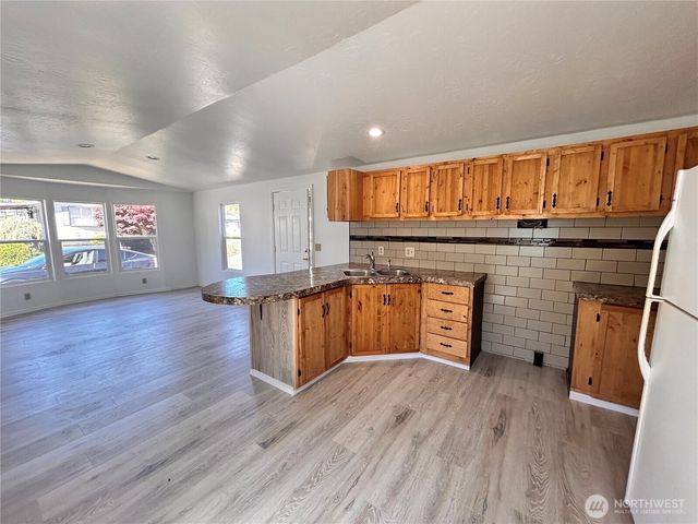 850 Crescent Street, Raymond, WA 98577