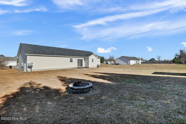 106 Clint Mills Road, Maysville, NC 28555