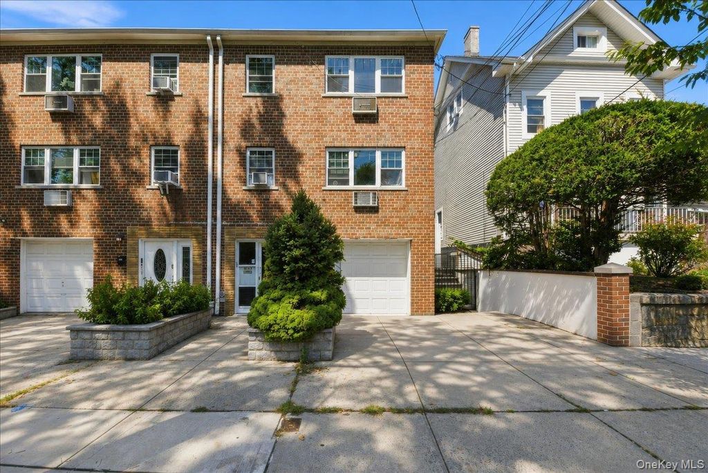 235 E 237th Street, Bronx, NY 10470 — exterior