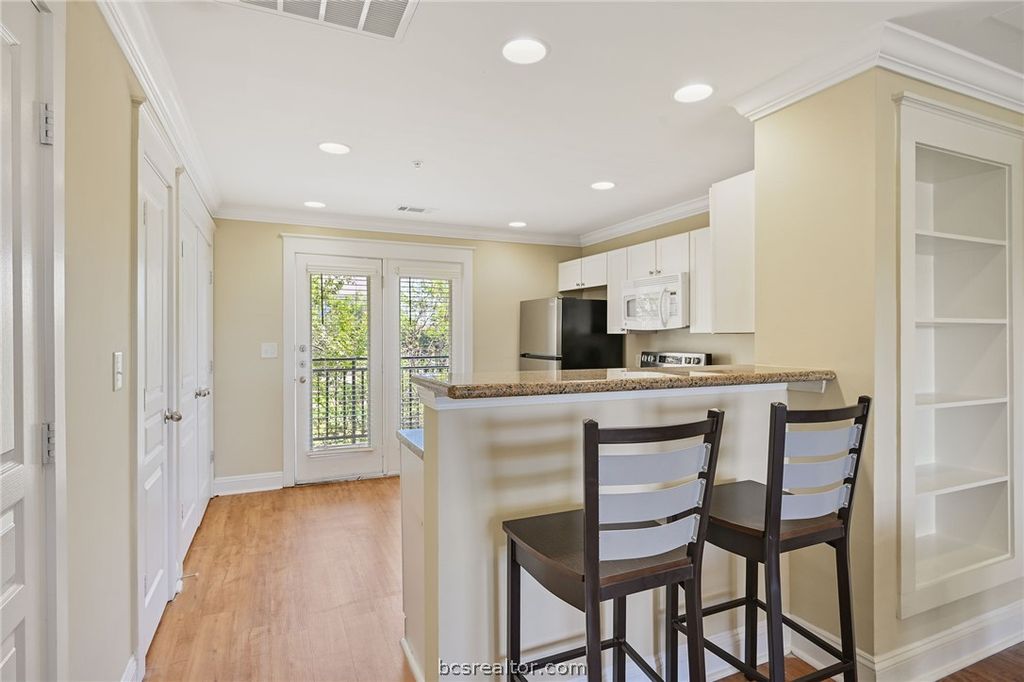1725 Harvey Mitchell Parkway S 1628, College Station, TX 77840 — photo 5