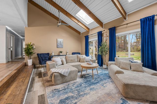 17 Kensington Drive, Sandwich, MA 02563