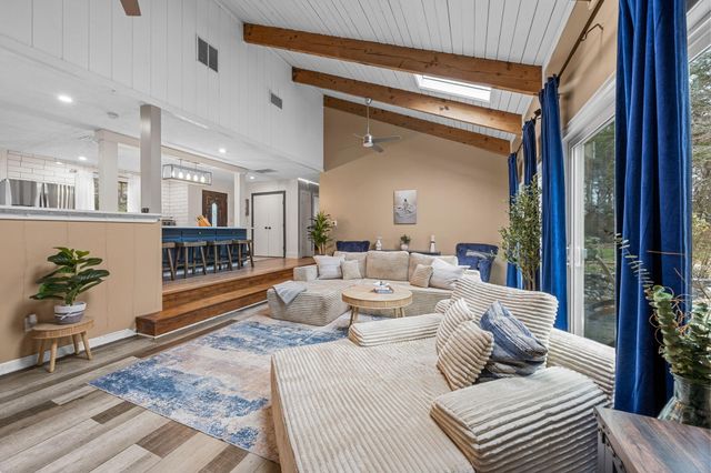 17 Kensington Drive, Sandwich, MA 02563